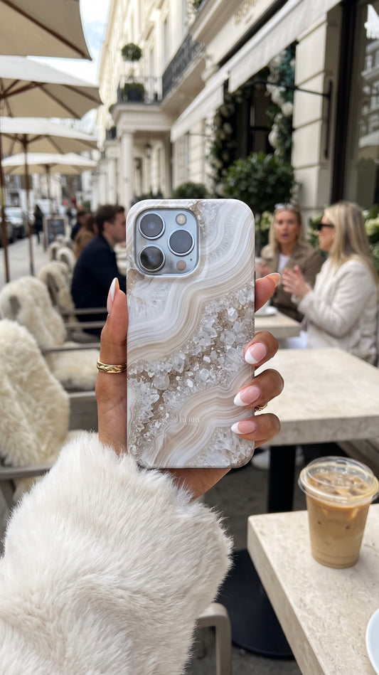 iPhone case with decorative pattern in beige – Monte Carlo iPhone MagSafe